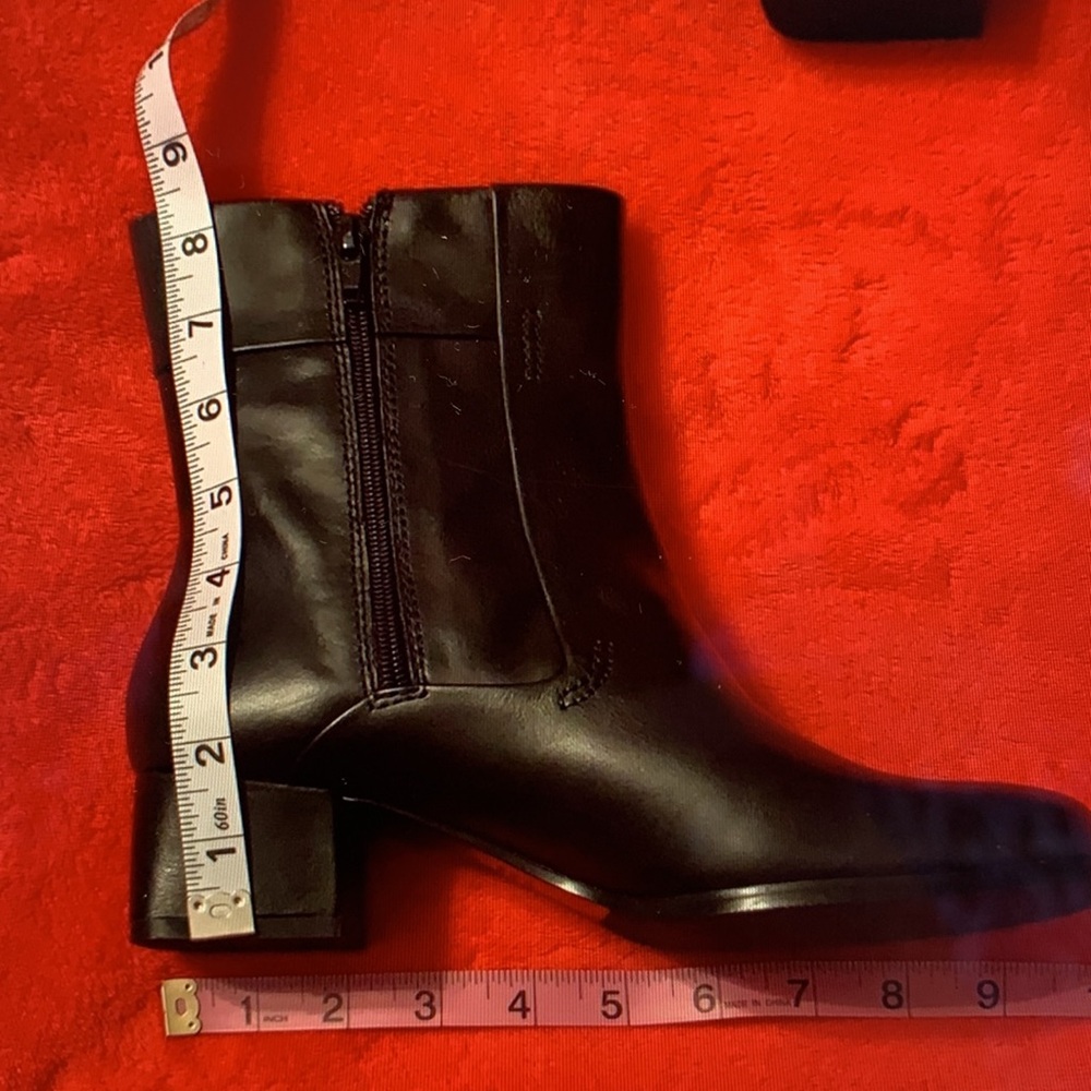 Array Black Leather Ankle Boots, size 7.5 - Picture 13 of 14